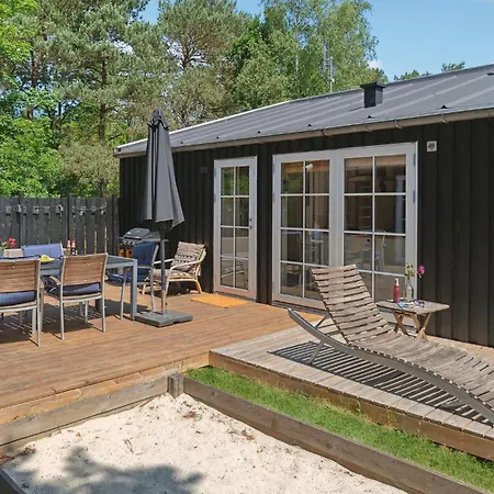 Dom wakacyjny In With Kitchen Nexø